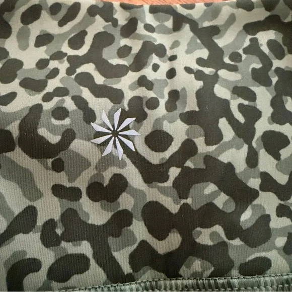 Athleta Ultimate Stash II 7” Short Green Camo Women's Biker Shorts - Picture 7 of 8